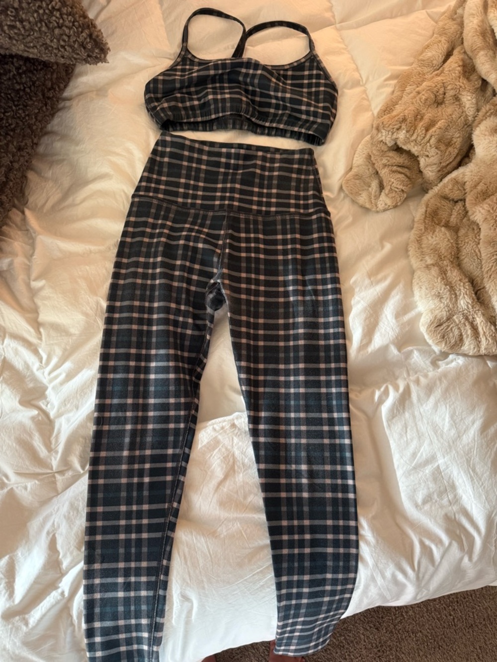 Beyond Yoga Plaid Active Set — Black and Beige